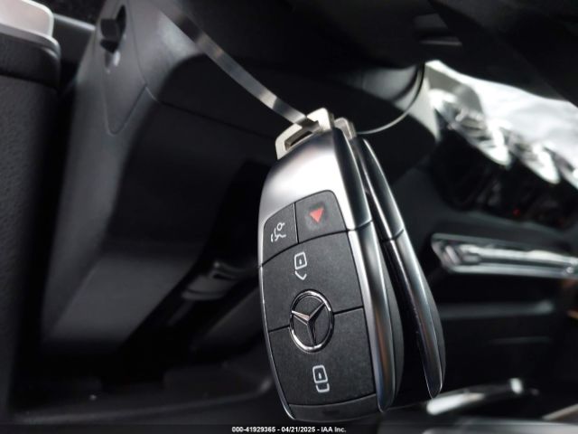 W1N4M4HB7PW299697 Mercedes-Benz Glb 250 4matic