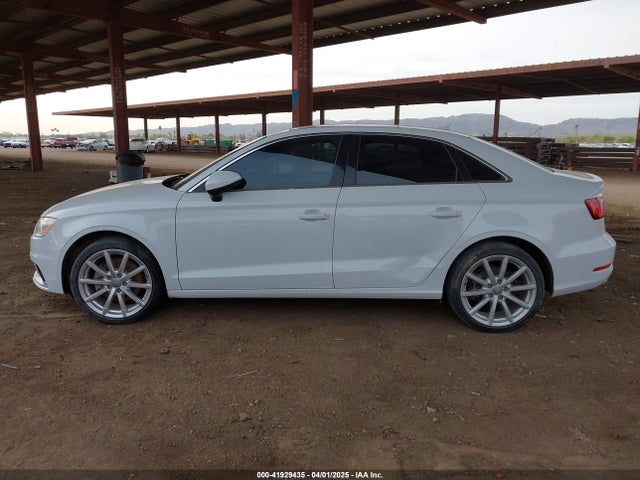 WAUEFGFFXF1125581 Audi A3