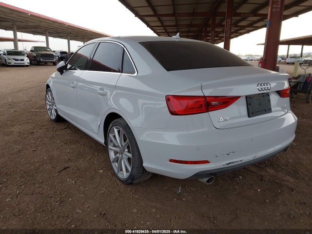 2015 AUDI A3 WAUEFGFFXF1125581 Photo 2