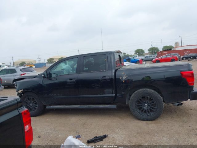 1N6AA1E61JN541788 Nissan TITAN SV