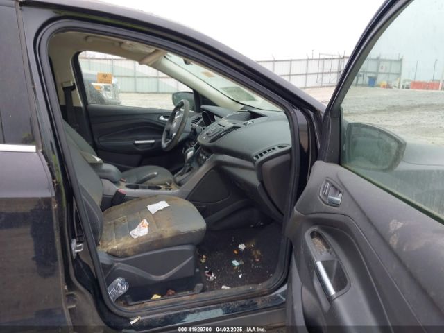 1FMCU0GX6GUC05275 Ford ESCAPE SE
