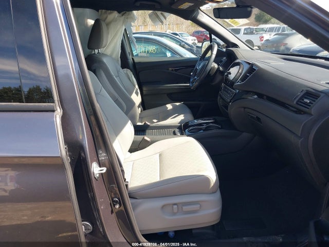 5FNYF8H08MB011467 Honda Passport Awd Elite