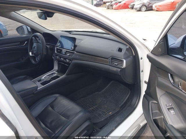 1HGCV2F90JA024862 Honda Accord Touring 2.0t