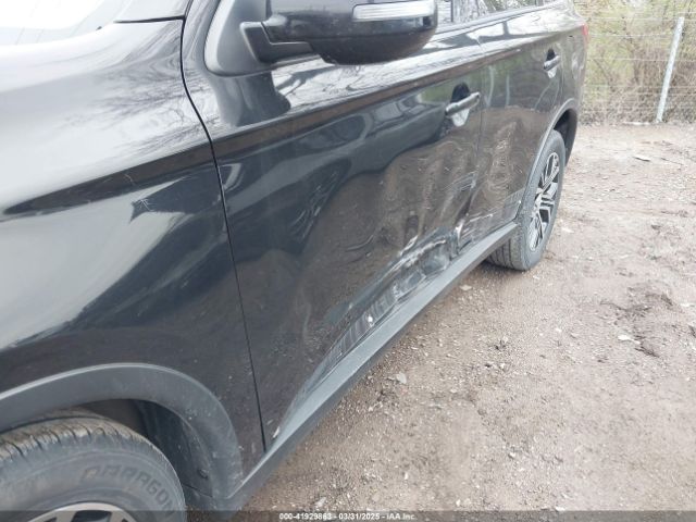 JA4AD3A31GZ014590 Mitsubishi Outlander Se