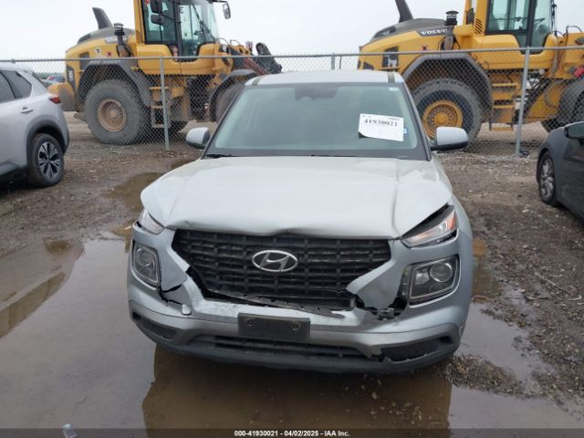 KMHRB8A35PU215977 Hyundai Venue Se