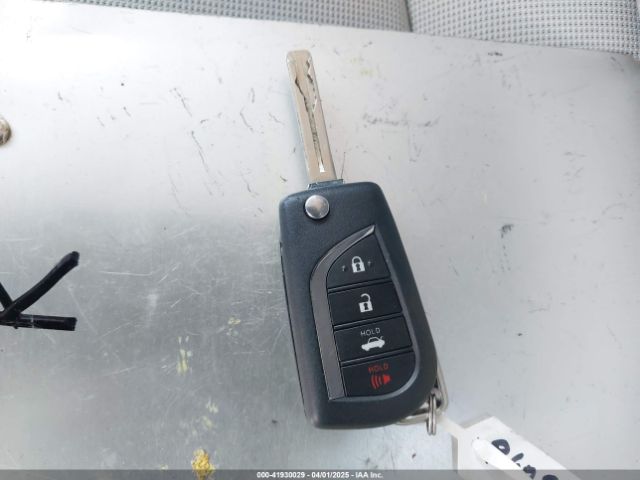 5YFEPMAE8NP302491 Toyota COROLLA LE