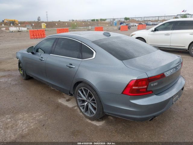 2018 VOLVO S90 LVY982AK1JP025728 Photo 2