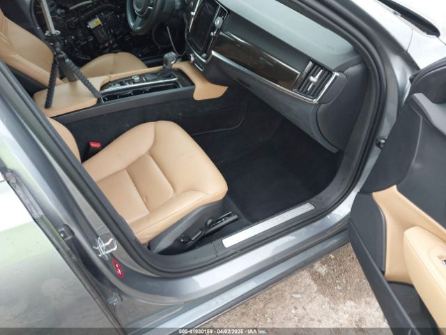 2018 VOLVO S90 LVY982AK1JP025728 Photo 4