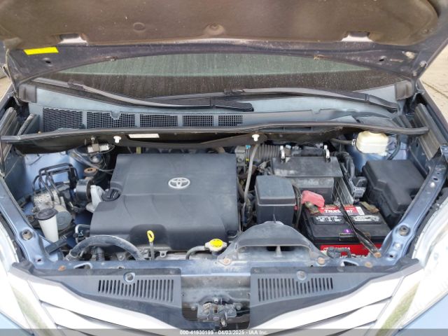 5TDYK3DC7FS618571 Toyota Sienna Xle 8 Passenger