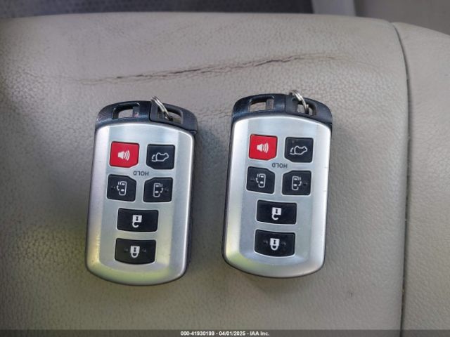 5TDYK3DC7FS618571 Toyota Sienna Xle 8 Passenger