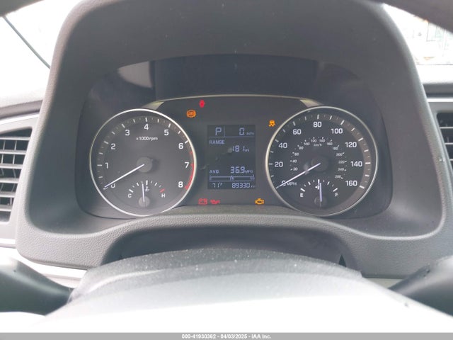 KMHD84LFXHU064287 Hyundai ELANTRA SE