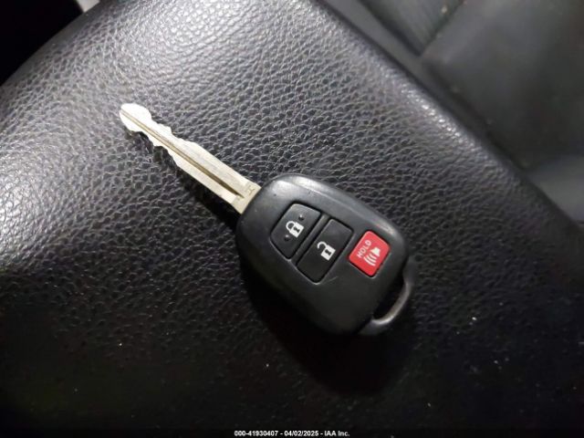 2T3BFREV6EW145188 Toyota RAV4 LE