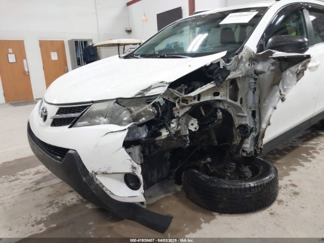 2T3BFREV6EW145188 Toyota RAV4 LE