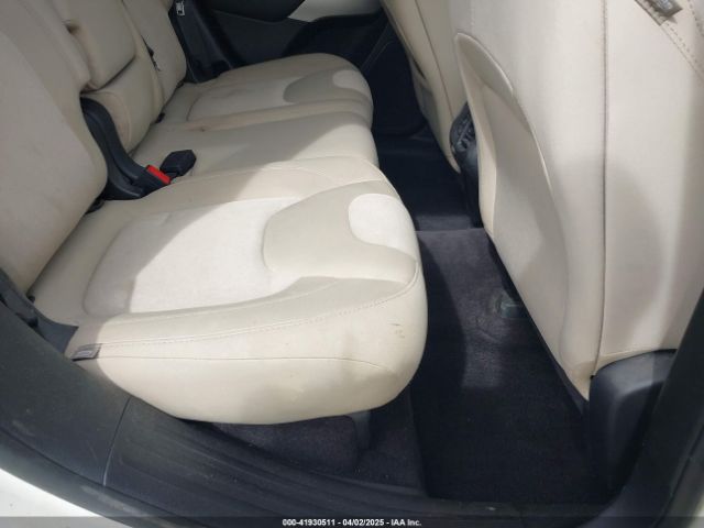 1C4PJLAB1HW640613 Jeep Cherokee Sport Fwd