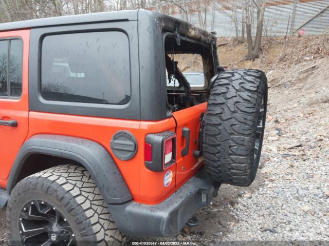1C4HJXDN4JW198045 Jeep Wrangler Unlimited Sport S 4x4