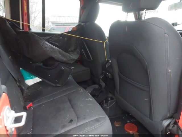 1C4HJXDN4JW198045 Jeep Wrangler Unlimited Sport S 4x4