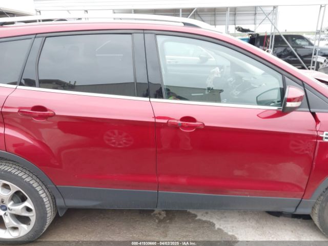 1FMCU0J98FUC07196 Ford Escape Titanium