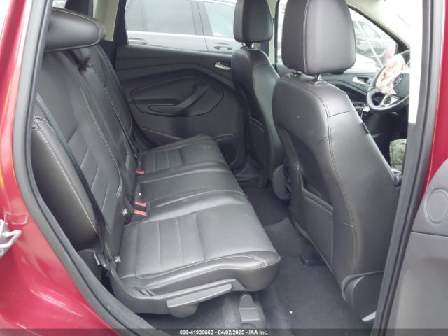 1FMCU0J98FUC07196 Ford Escape Titanium
