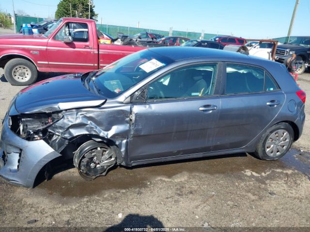 3KPA25AB5KE188889 KIA Rio 5-door S