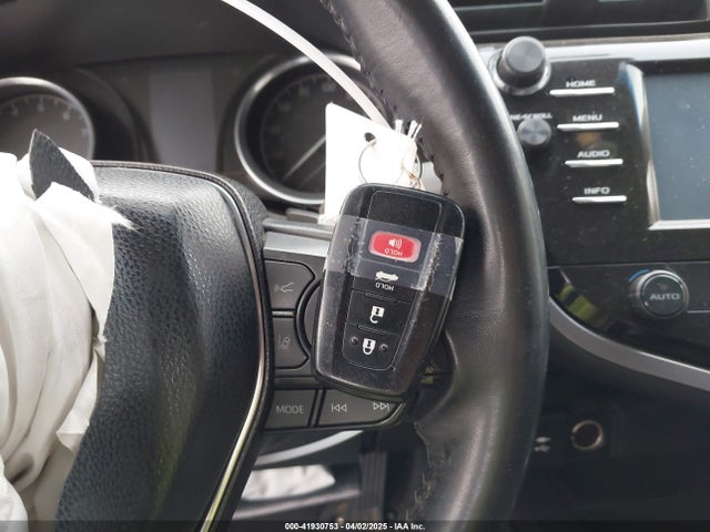 4T1B11HK2JU079694 Toyota CAMRY SE
