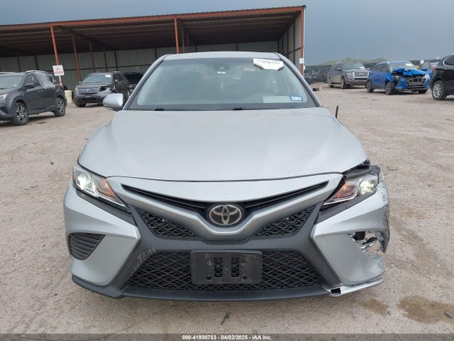 4T1B11HK2JU079694 Toyota CAMRY SE