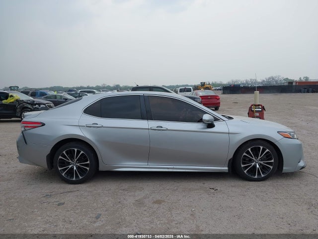 4T1B11HK2JU079694 Toyota CAMRY SE