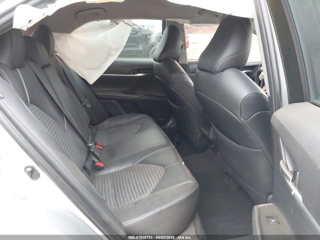4T1B11HK2JU079694 Toyota CAMRY SE