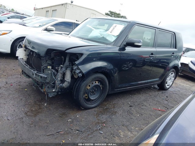 Scion XB 2014 JTLZE4FE5EJ053267 Image 2