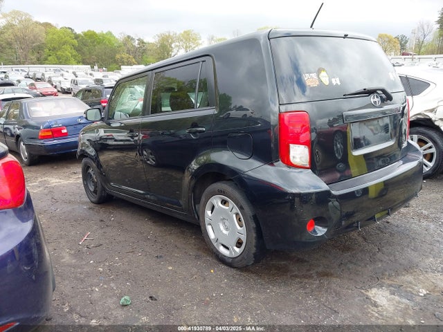 Scion XB 2014 JTLZE4FE5EJ053267 Image 3