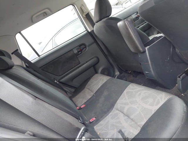 Scion XB 2014 JTLZE4FE5EJ053267 Image 8