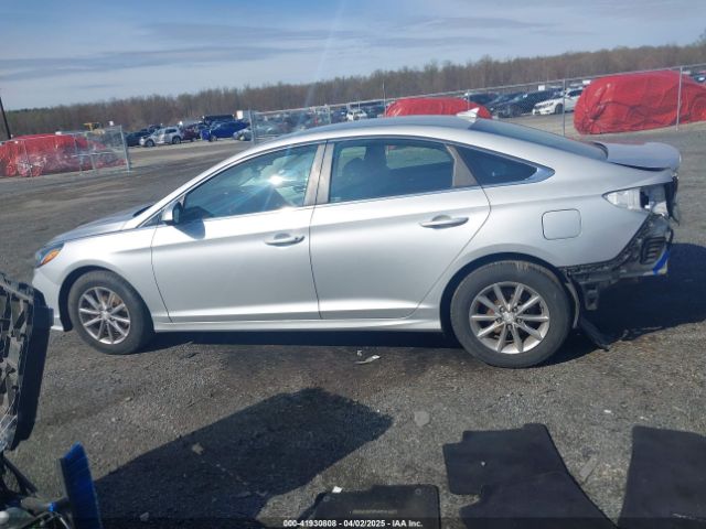 5NPE24AF2JH693975 Hyundai SONATA SE