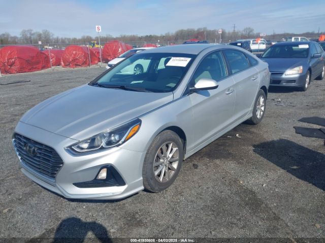 5NPE24AF2JH693975 Hyundai SONATA SE