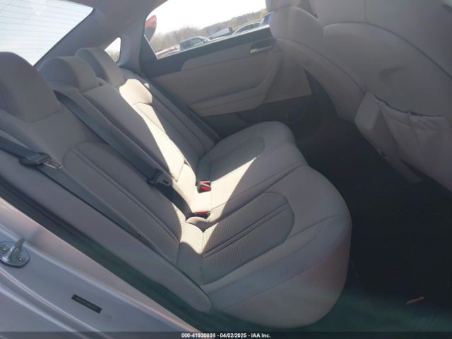 5NPE24AF2JH693975 Hyundai SONATA SE
