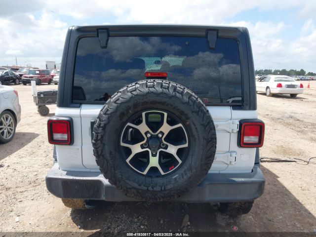 1C4HJXDG4JW298647 Jeep Wrangler Unlimited Sport S 4x4