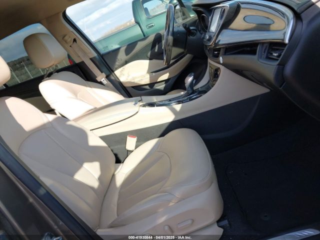 LRBFXBSA7HD164145 Buick Envision Essence