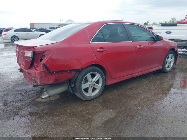 4T1BF1FK3EU736321 Toyota CAMRY SE