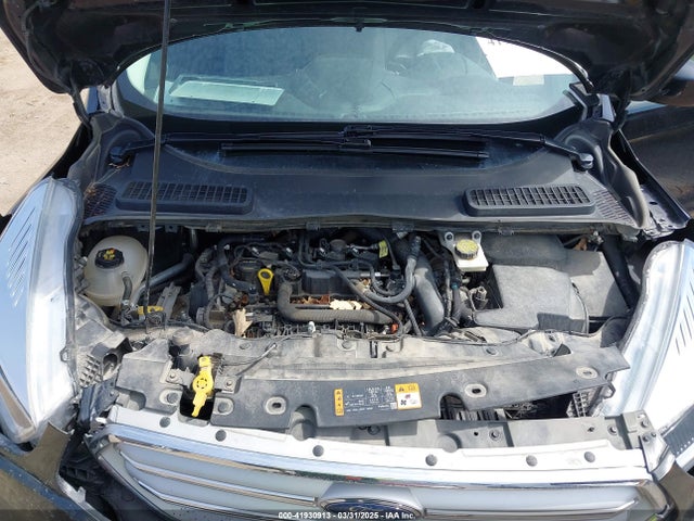 1FMCU9GDXKUB78598 Ford ESCAPE SE