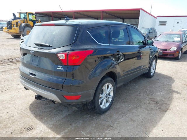 1FMCU9GDXKUB78598 Ford ESCAPE SE
