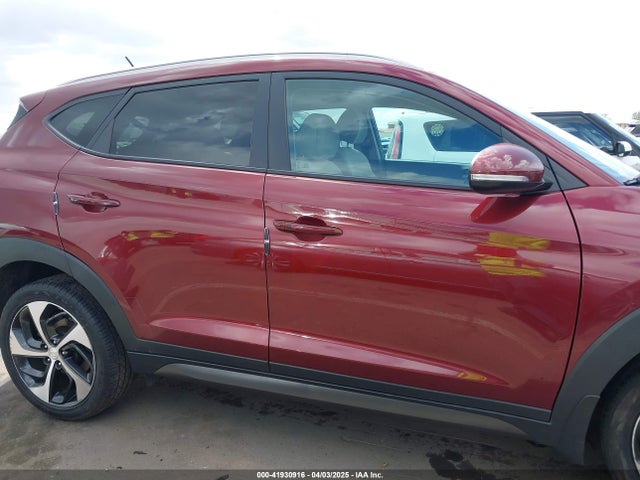KM8J33A24GU095996 Hyundai Tucson Sport