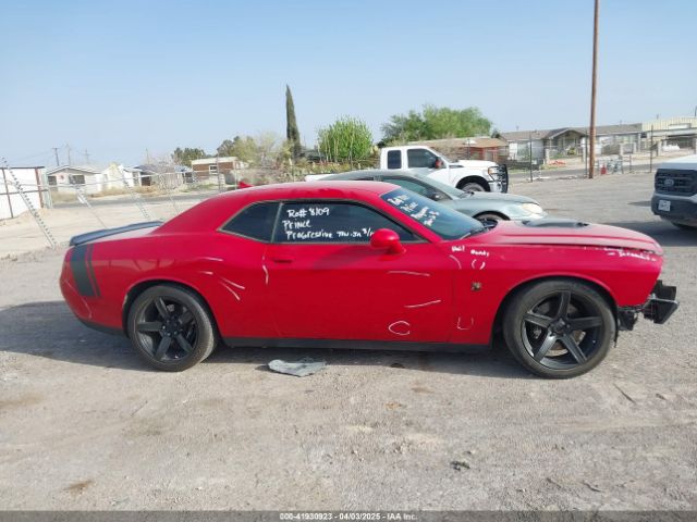 2C3CDZFJ6GH236331 Dodge Challenger 392 Hemi Scat Pack Shaker