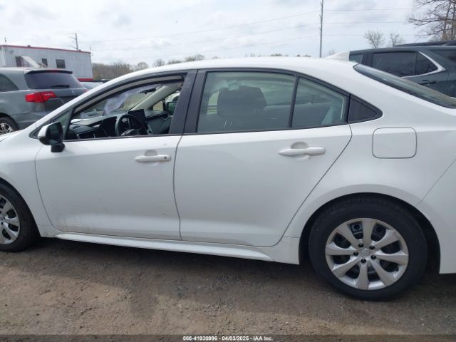 JTDEPRAE2LJ096650 Toyota COROLLA LE