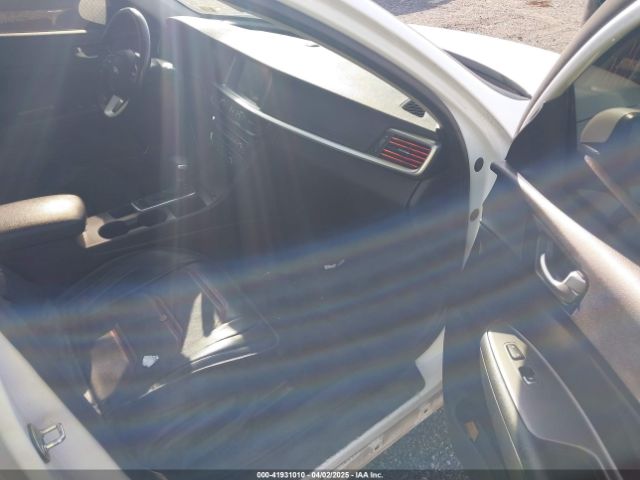 5XXGT4L31KG301090 KIA Optima S