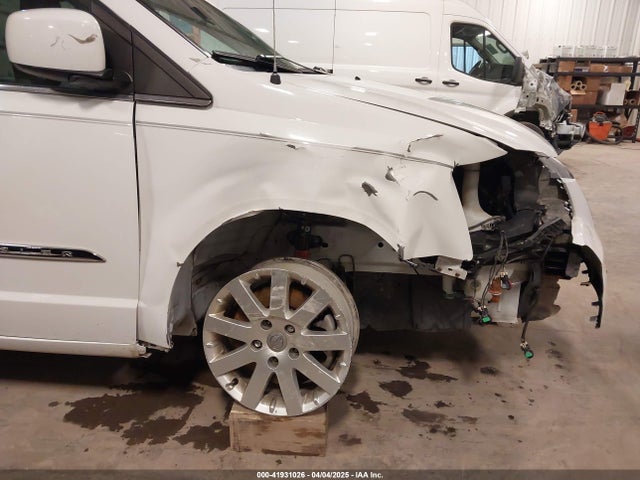 2C4RC1BG1ER209212 Chrysler Town & Country Touring