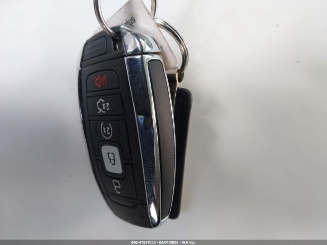 5LMCJ3D92HUL32281 Lincoln Mkc Reserve