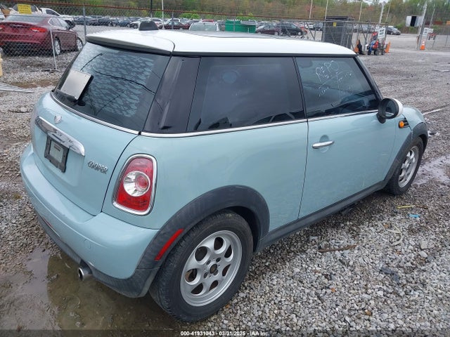 2012 MINI COOPER WMWSU3C59CT256398 Photo 3