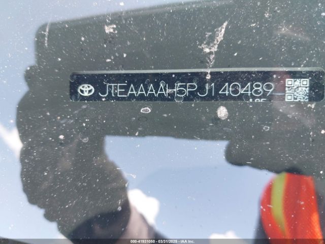 JTEAAAAH5PJ140489 Toyota VENZA LE