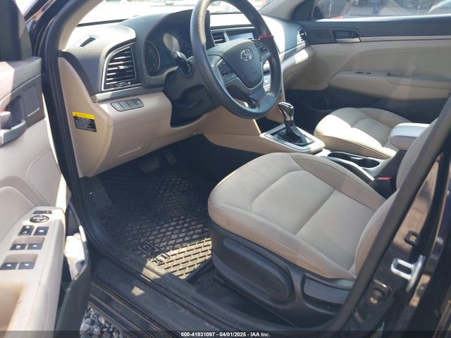 KMHD84LF8HU206040 Hyundai ELANTRA SE