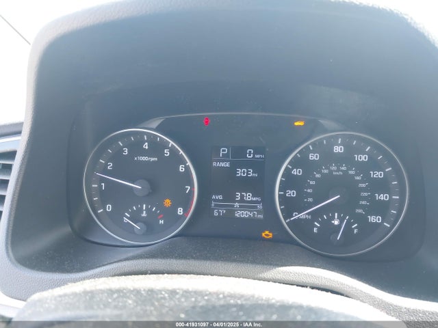 KMHD84LF8HU206040 Hyundai ELANTRA SE