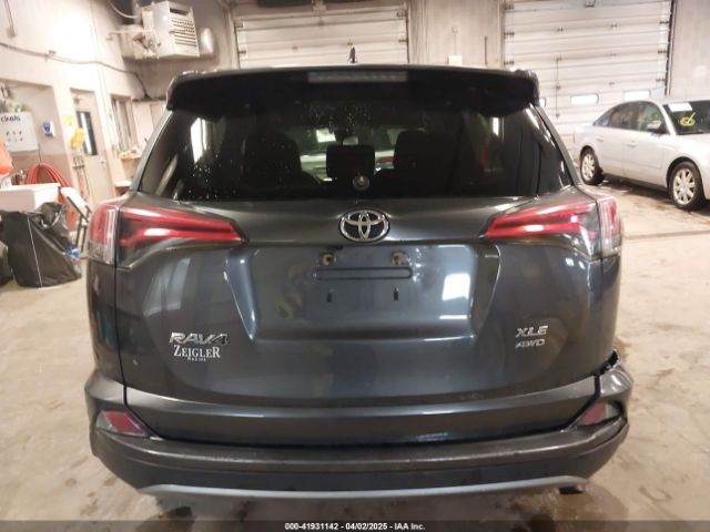 2T3RFREVXJW788412 Toyota Rav4 Xle