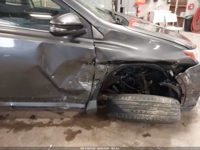 2T3RFREVXJW788412 Toyota Rav4 Xle